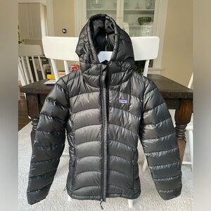 Patagonia XS puffer hooded jacket